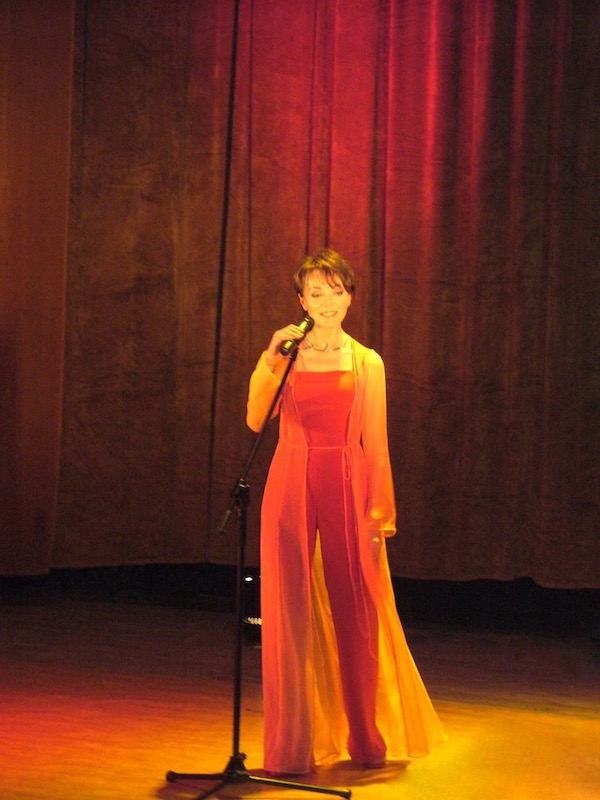 http://irenajarocka.pl/webdocs/image/2019/KG/Irena-koncert-Jozefow-2008.jpeg