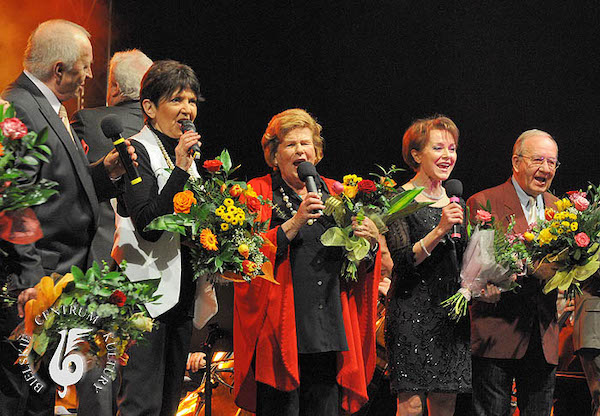 http://irenajarocka.pl/webdocs/image/2021/KG/Irena-Dni-Bielska-Bialej-z-Maria-Koterbska-grupowe-2010.jpg