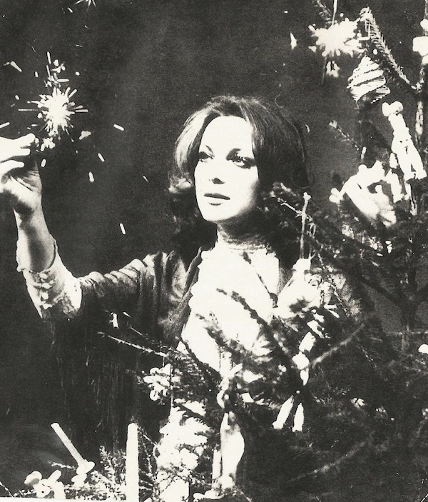 http://irenajarocka.pl/webdocs/image/2021/KG/Irena-swiateczny-program-TV-ze-sztucznymi-ogniami-1975.jpg