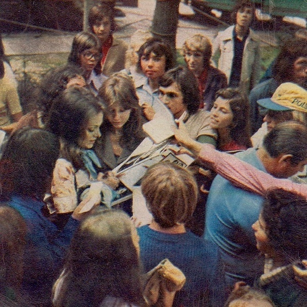 http://irenajarocka.pl/webdocs/image/2024/KG/Festiwal-Sopot-1974-wsrod-lowcow-autografow.jpg