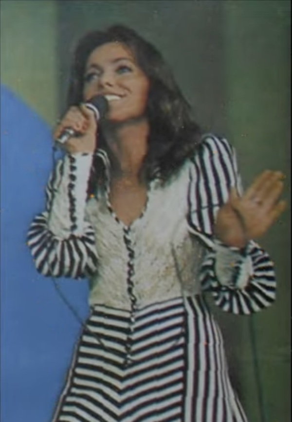 http://irenajarocka.pl/webdocs/image/2024/KG/Irena-Festiwal-Sopot-1974-na-scenie-kolorowe.jpg