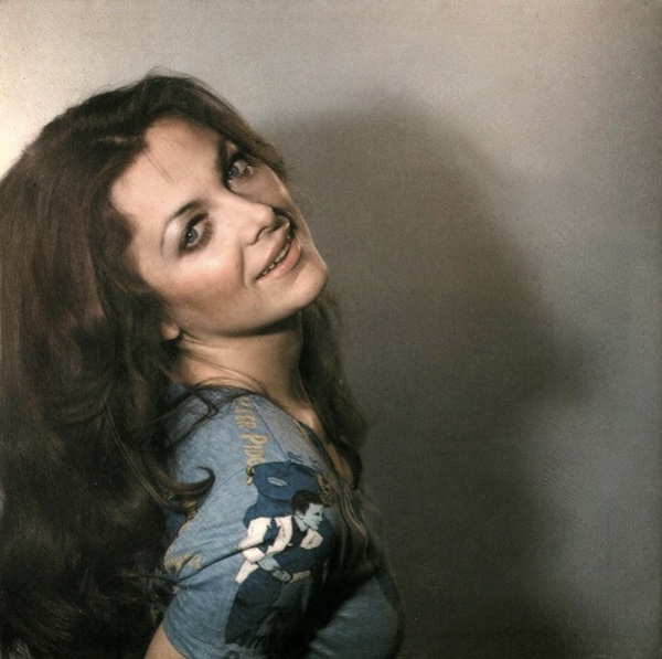 http://irenajarocka.pl/webdocs/image/2025/KG/Irena-w-niebieskim-T-Shirt-1974-fot-Jerzy-Plonski.jpg