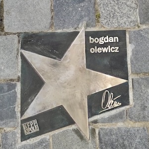 http://irenajarocka.pl/webdocs/image/2026/KG/Bogdan-Olewicz-gwiazda-na-rynku-w-Opolu.jpeg