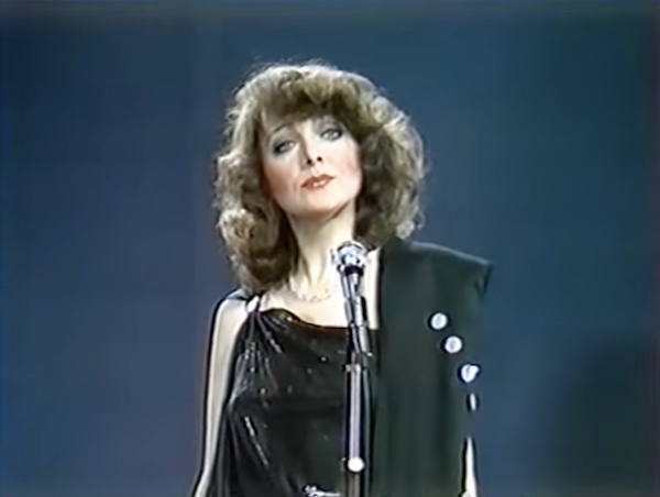 http://irenajarocka.pl/webdocs/image/2026/KG/Irena-koncertowe-TV.clip-w-czaenej-sukni-1981-2.jpg