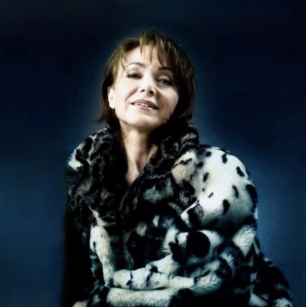 http://irenajarocka.pl/webdocs/image/2026/KG/Irena-sesja-w-bialo-czarnym-futerku-ok-2005.jpeg