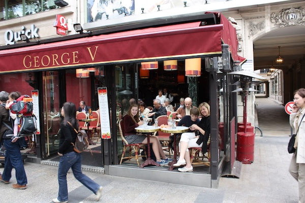 http://irenajarocka.pl/webdocs/image/2026/KG/cafe-george-v-Paryz.jpg